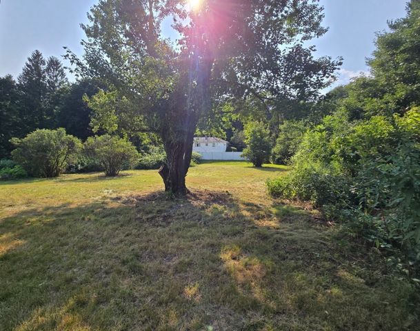 84 Greenwich Rd, Ware, MA 01082
