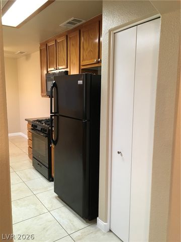 1533 Linnbaker Lane 204, Las Vegas, NV 89110