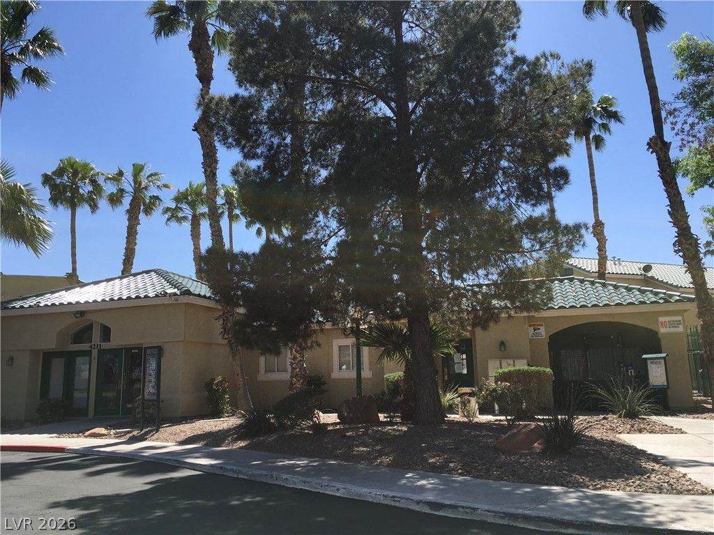 1533 Linnbaker Lane 204, Las Vegas, NV 89110