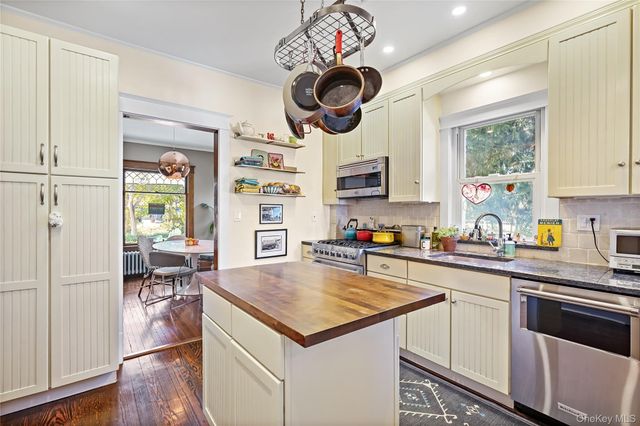 51 Edgemont Road, Katonah, NY 10536