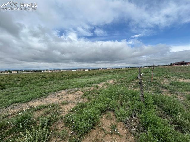 83 Top Rail Trail, Penrose, CO 81240