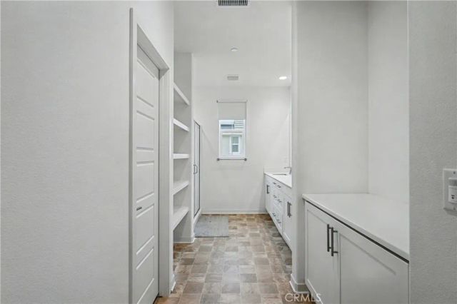 13856 Gazania, Fontana, CA 92336