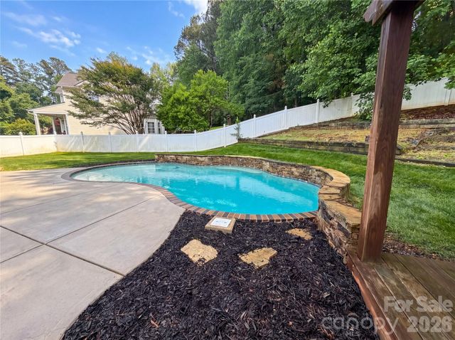 8702 Bell Song Lane, Huntersville, NC 28078