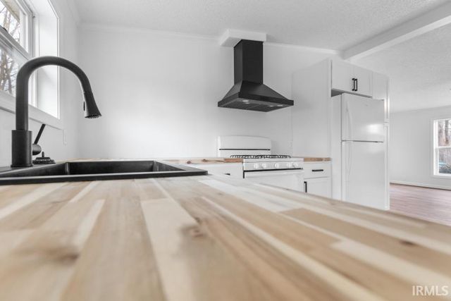 4700 Pottawatomie Road, Logansport, IN 46947