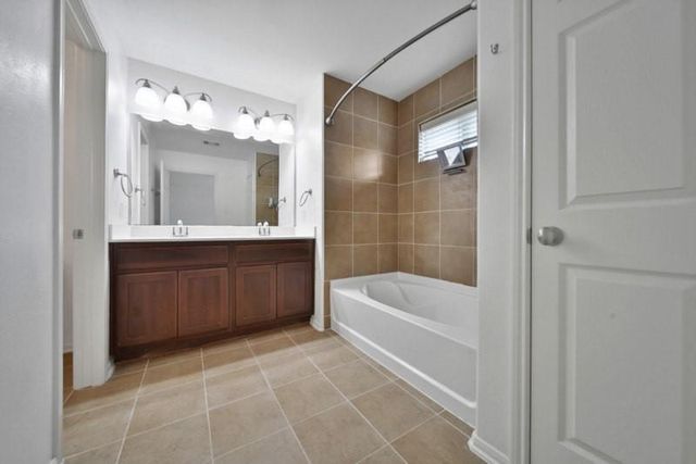 2206 Naomi Street 16, Houston, TX 77054
