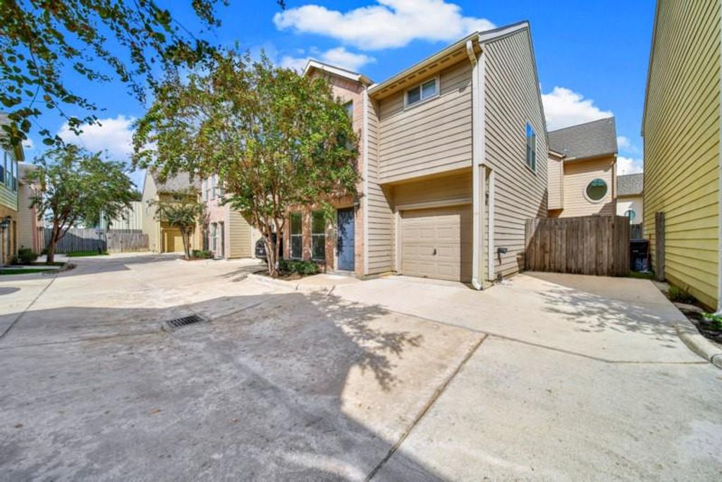 2206 Naomi Street 16, Houston, TX 77054