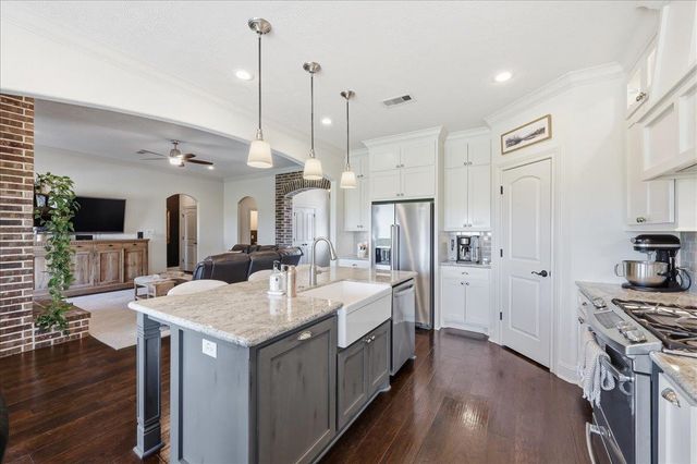 12715 Ridgeleigh Drive, Beaumont, TX 77705