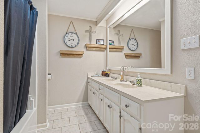 3500 Sunningdale Lane 221, Statesville, NC 28625