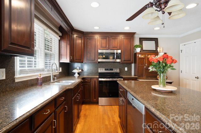 3500 Sunningdale Lane 221, Statesville, NC 28625