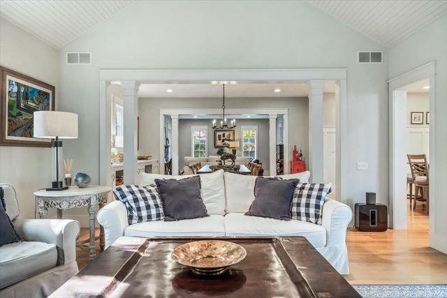 11754 Marquette Drive, New Buffalo, MI 49117