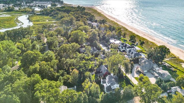 11754 Marquette Drive, New Buffalo, MI 49117