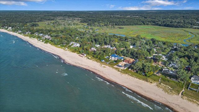 11754 Marquette Drive, New Buffalo, MI 49117