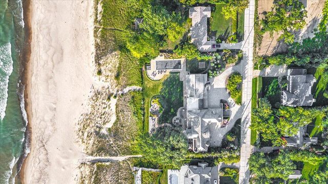 11754 Marquette Drive, New Buffalo, MI 49117