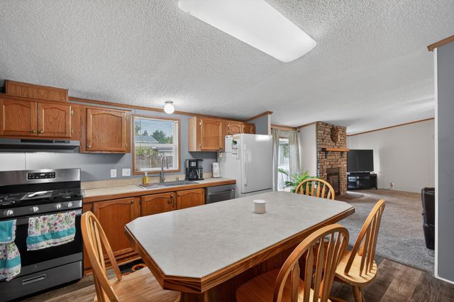 107 SW F Street, Melcher Dallas, IA 50163