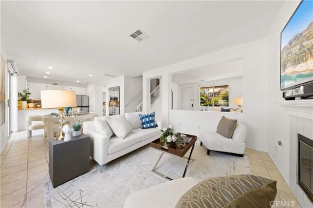 2 Tradition Pl, Irvine, CA 92602