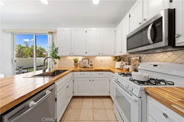 2 Tradition Pl, Irvine, CA 92602