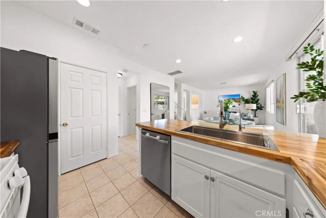 2 Tradition Pl, Irvine, CA 92602
