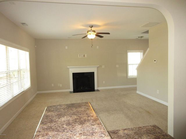 206 Ashton Court, Sneads Ferry, NC 28460