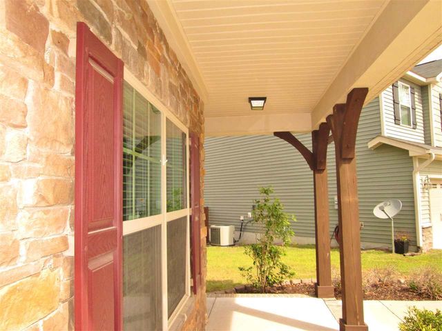 206 Ashton Court, Sneads Ferry, NC 28460