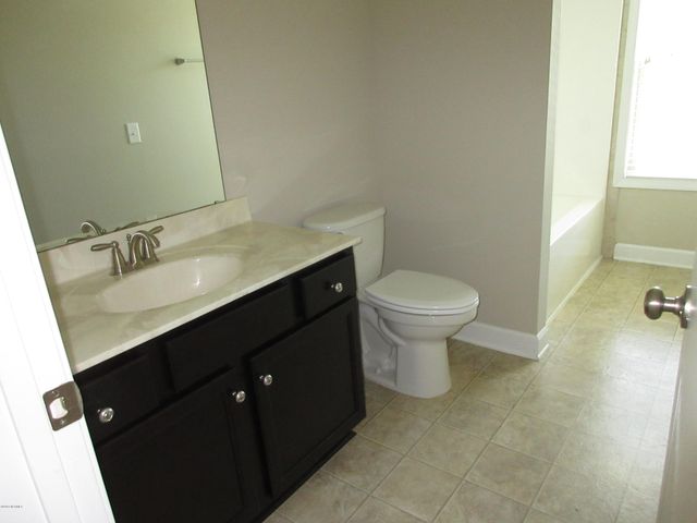 206 Ashton Court, Sneads Ferry, NC 28460