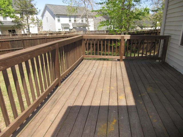 206 Ashton Court, Sneads Ferry, NC 28460