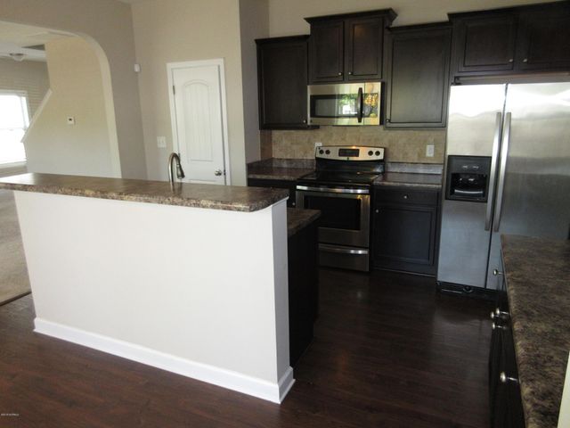 206 Ashton Court, Sneads Ferry, NC 28460