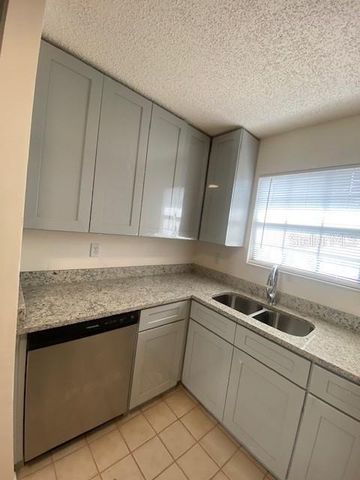 19 WOODSTON LANE, Palm Coast, FL 32164