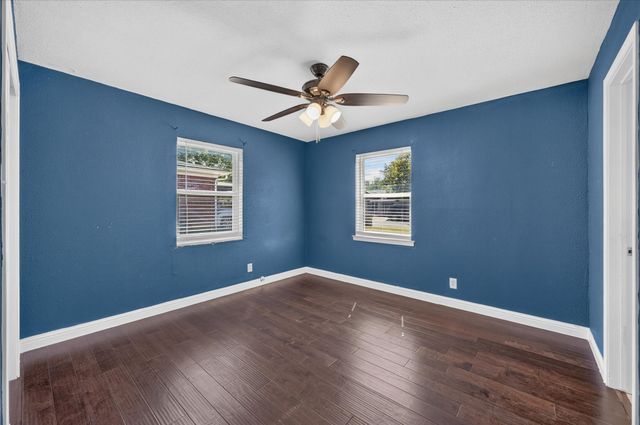 1216 Walker Drive, Hurst, TX 76053