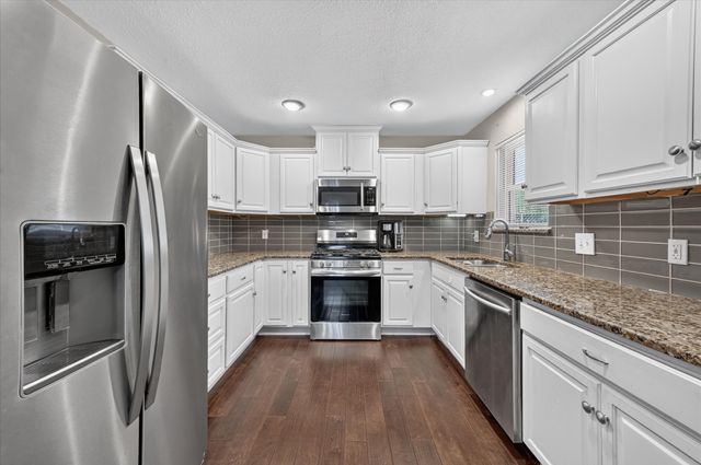 1216 Walker Drive, Hurst, TX 76053