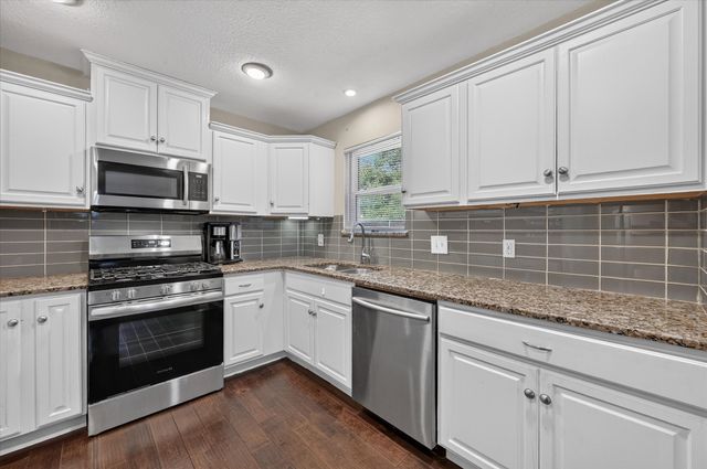 1216 Walker Drive, Hurst, TX 76053
