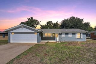 1216 Walker Drive, Hurst, TX 76053
