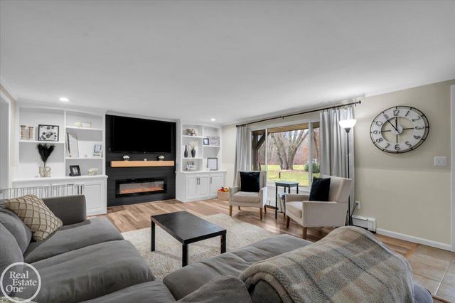 7920 Marsh Road, Cottrellville, MI 48039