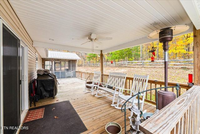 1449 Marcumtown Rd, Oneida, TN 37841