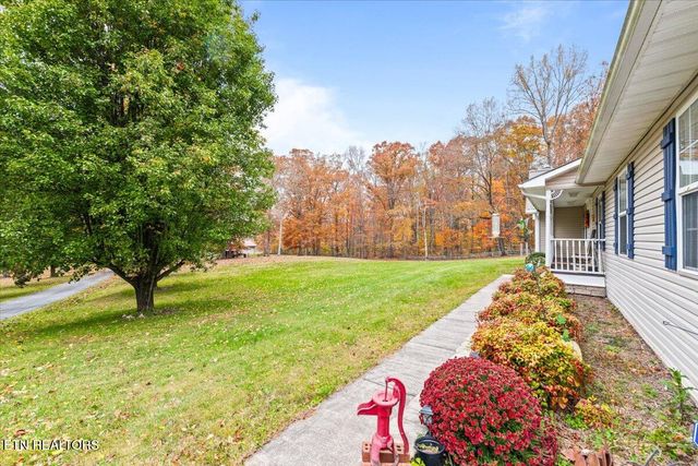 1449 Marcumtown Rd, Oneida, TN 37841