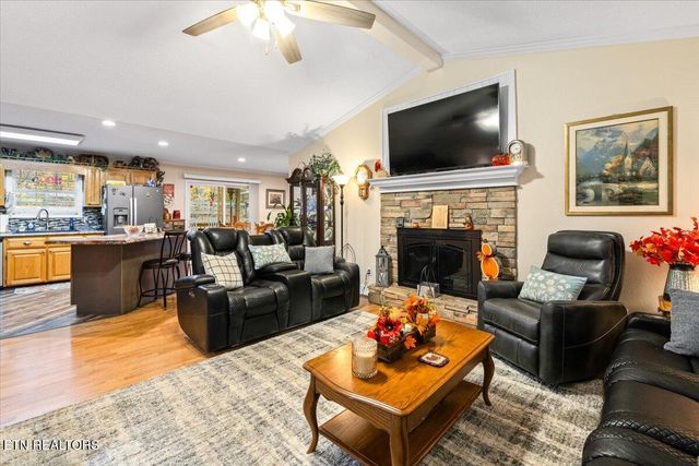 1449 Marcumtown Rd, Oneida, TN 37841