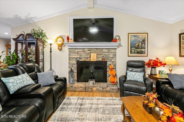 1449 Marcumtown Rd, Oneida, TN 37841