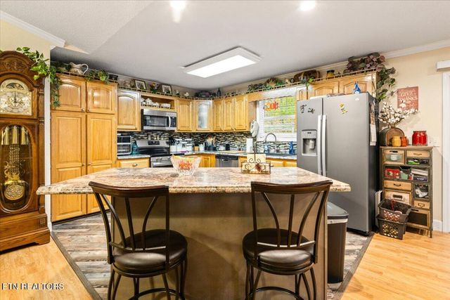 1449 Marcumtown Rd, Oneida, TN 37841