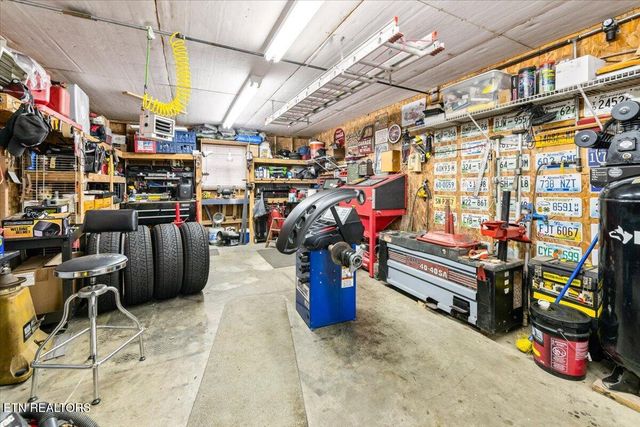 1449 Marcumtown Rd, Oneida, TN 37841