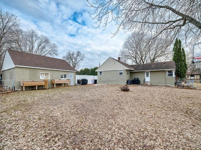 1251 Gardena Avenue NE, Fridley, MN 55432