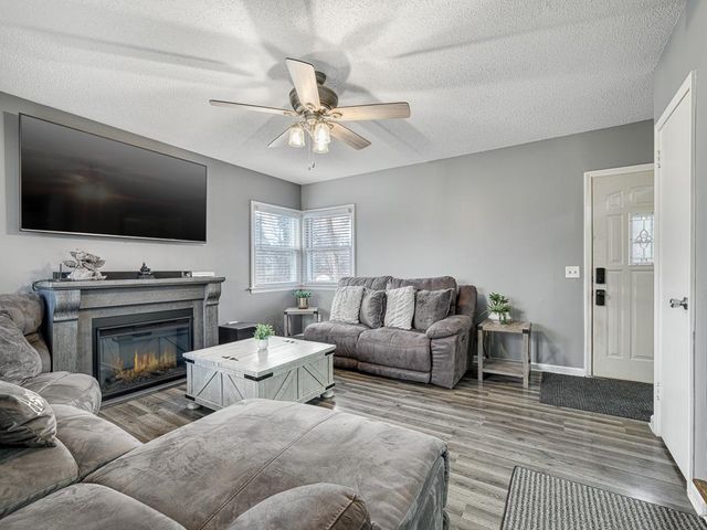 1251 Gardena Avenue NE, Fridley, MN 55432