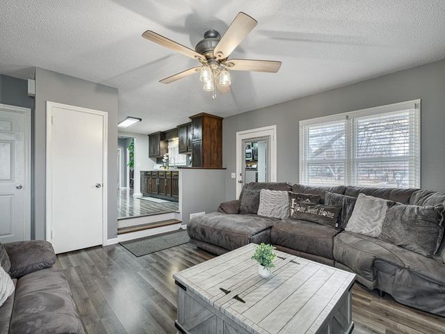 1251 Gardena Avenue NE, Fridley, MN 55432