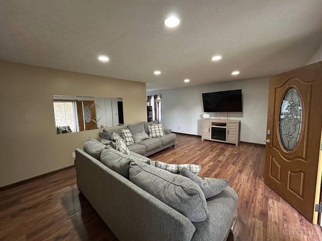 165 Baker Lane, Carlisle, OH 45005