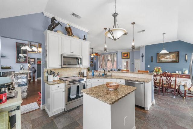 412 Kings Creek Drive, Terrell, TX 75161