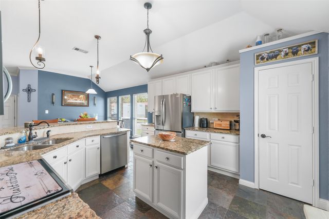412 Kings Creek Drive, Terrell, TX 75161