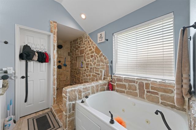 412 Kings Creek Drive, Terrell, TX 75161