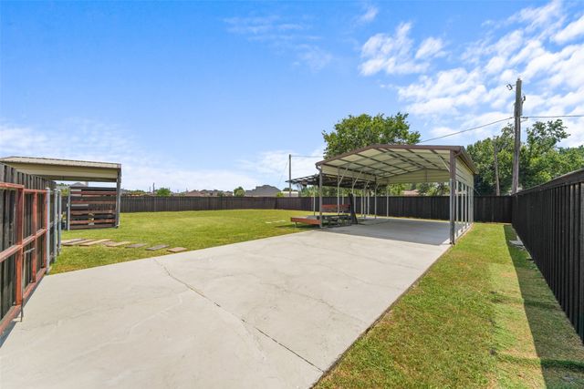 412 Kings Creek Drive, Terrell, TX 75161