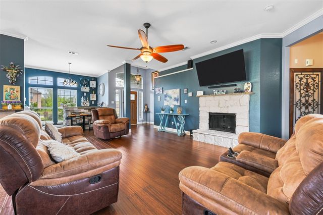 412 Kings Creek Drive, Terrell, TX 75161
