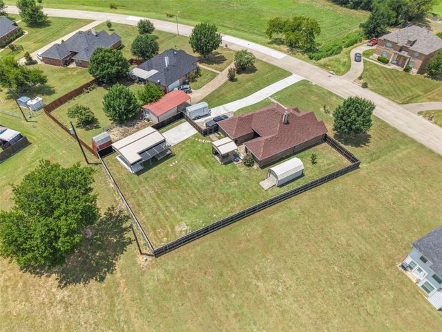 412 Kings Creek Drive, Terrell, TX 75161