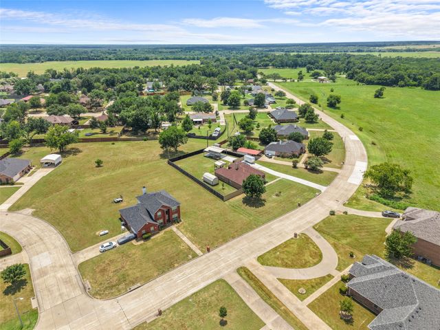 412 Kings Creek Drive, Terrell, TX 75161