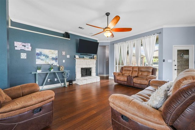 412 Kings Creek Drive, Terrell, TX 75161